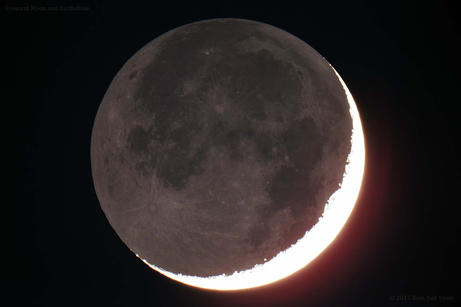 crescent_moon_earthshine_20171221_web_bsyeom.jpg