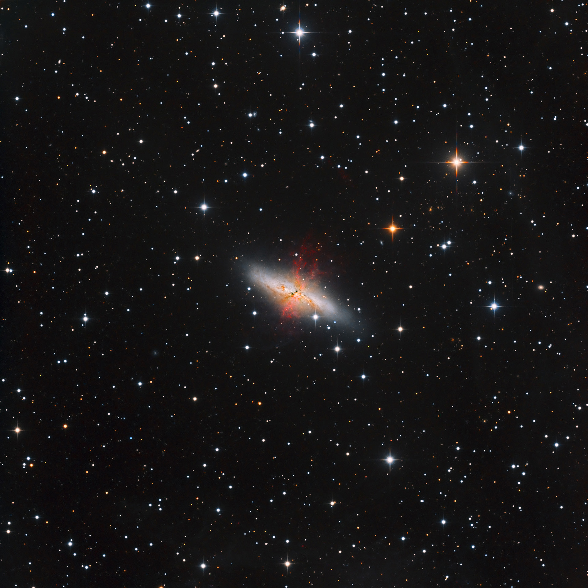 M82_LHaRGB_1920px_q10.jpg